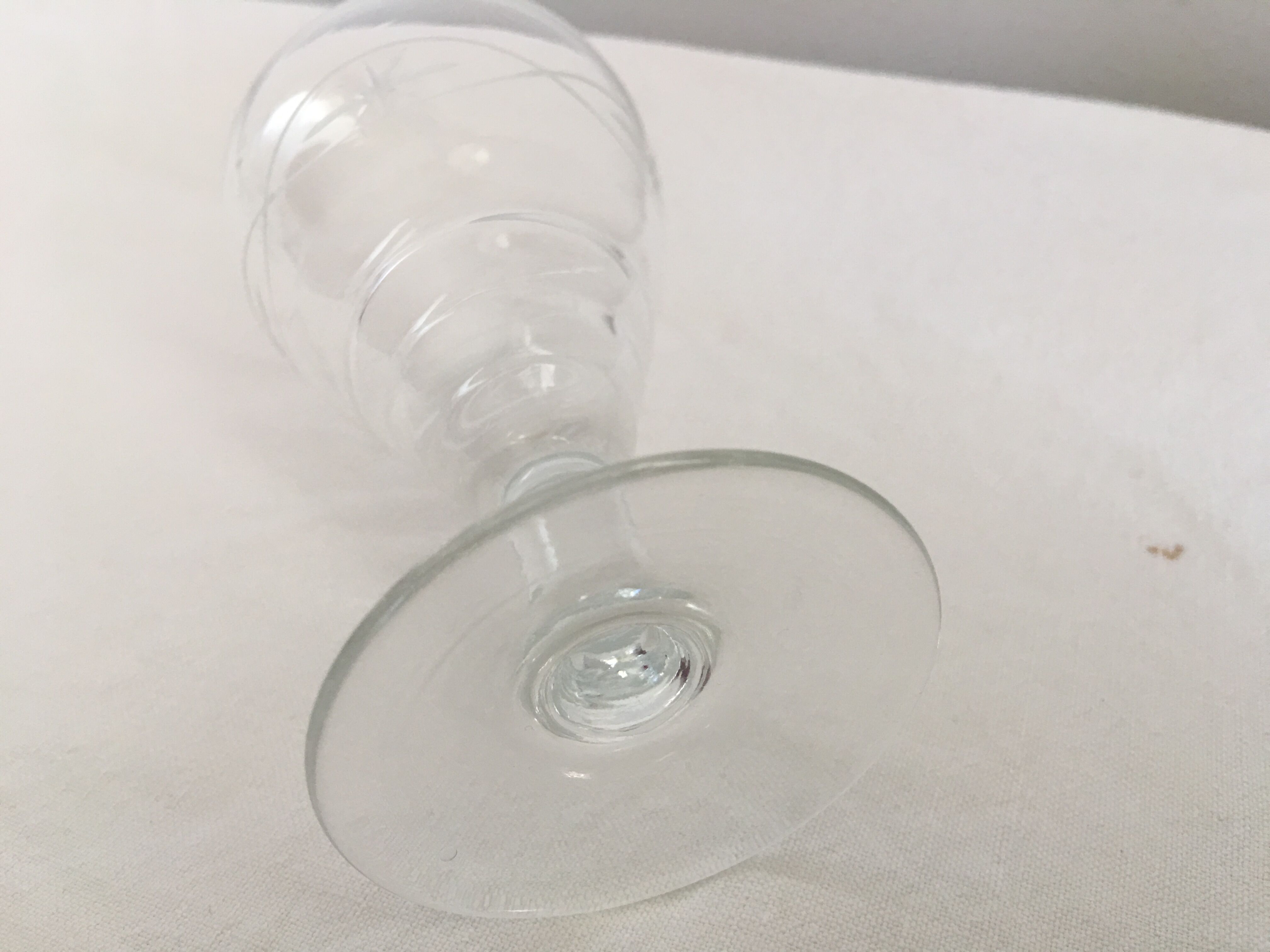 Suite of 8 wine glasses 1950/60 - blown glass