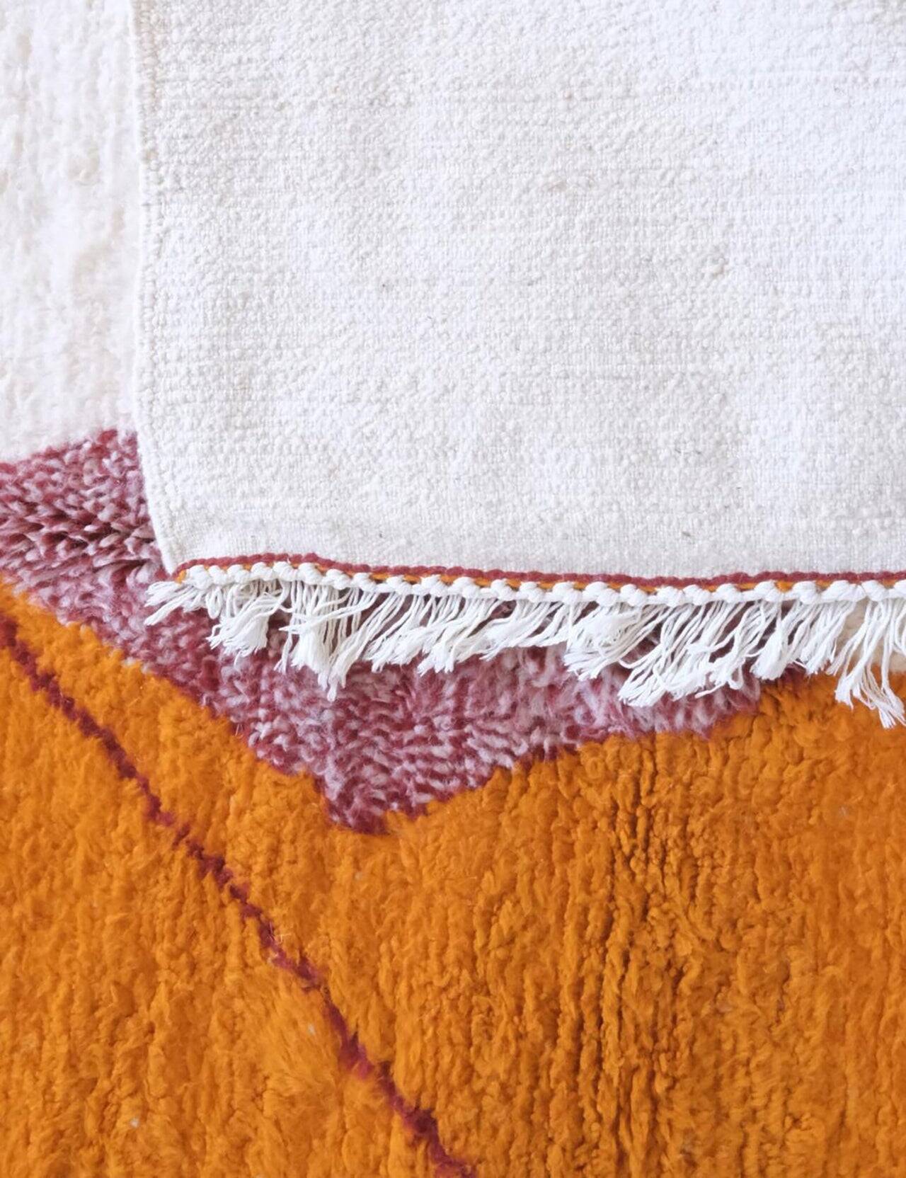 Traditional hand-woven Berber rug size 150 x 250 cm