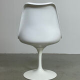 Eero Saarinen chaises tulipes en cuir blanc