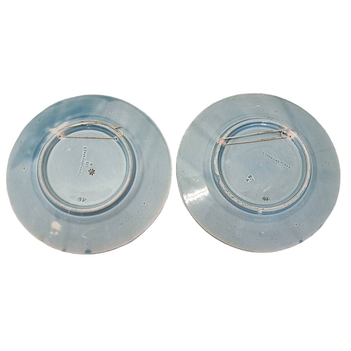 Antique Sarreguemines wall plates – Set of 2 with floral decor