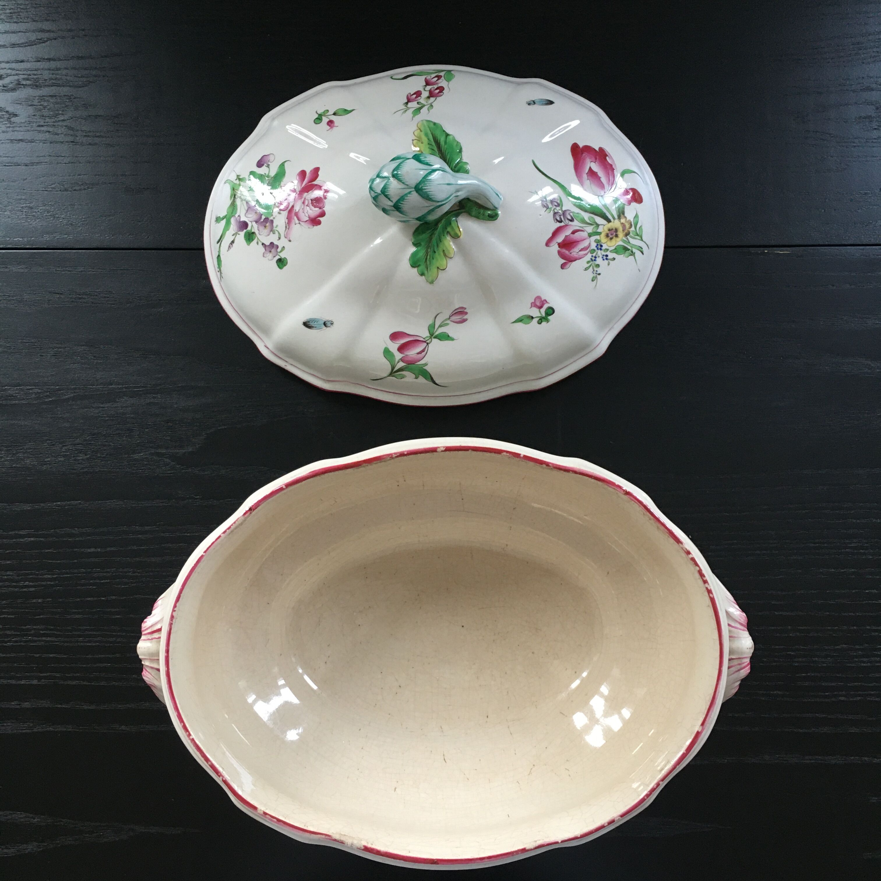 Vegetable dish with floral decoration