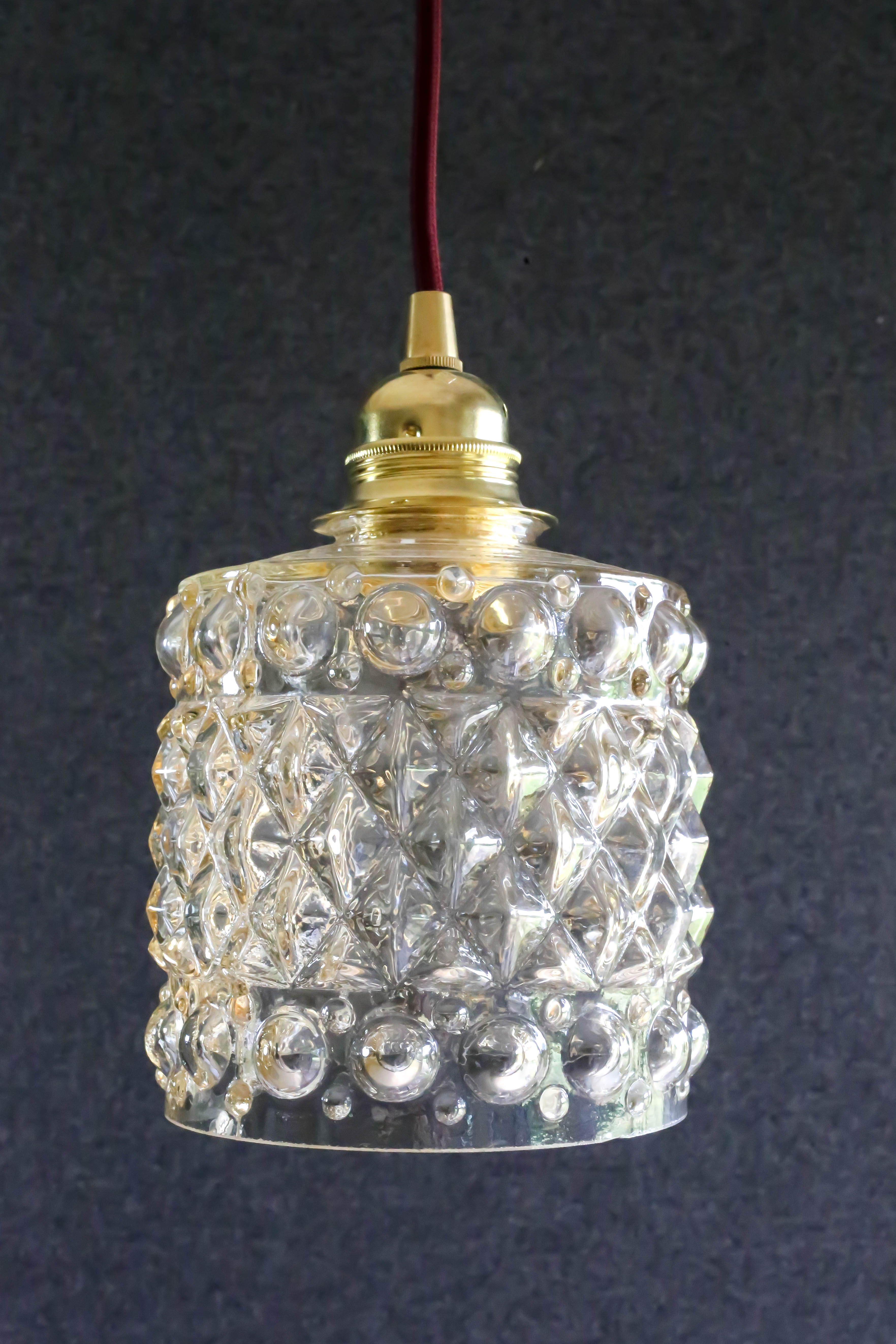 suspension of the 50s in engraved glass