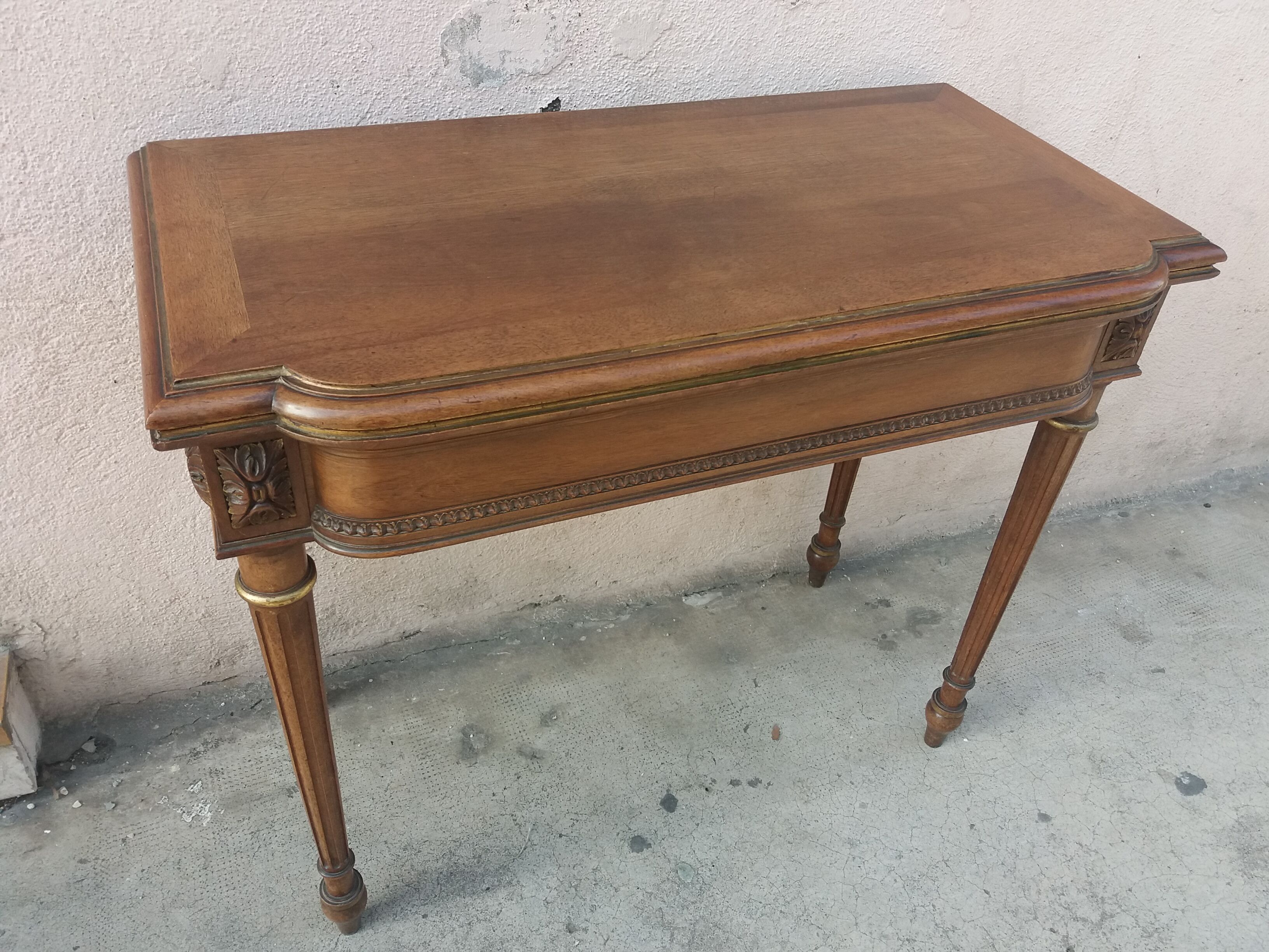 Console and table game at the end of the XIX century Walnut