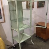 Medicale art nouveau showcase