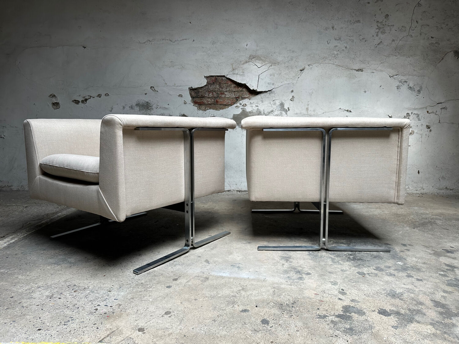 Set of two Artifort lounge chairs by Geoffrey Harcourt