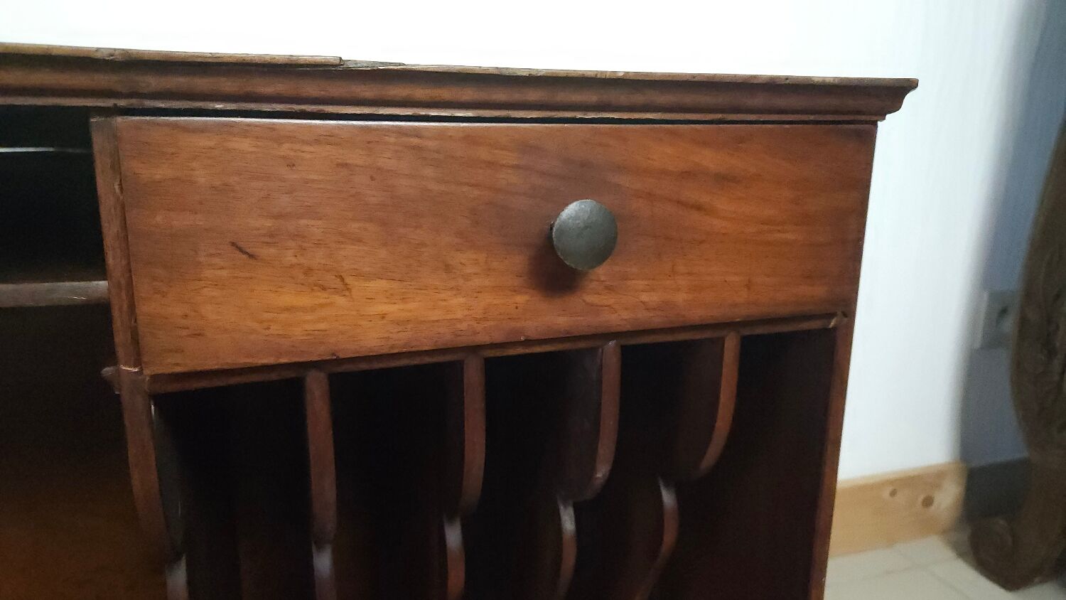 Vintage table sorting workbench