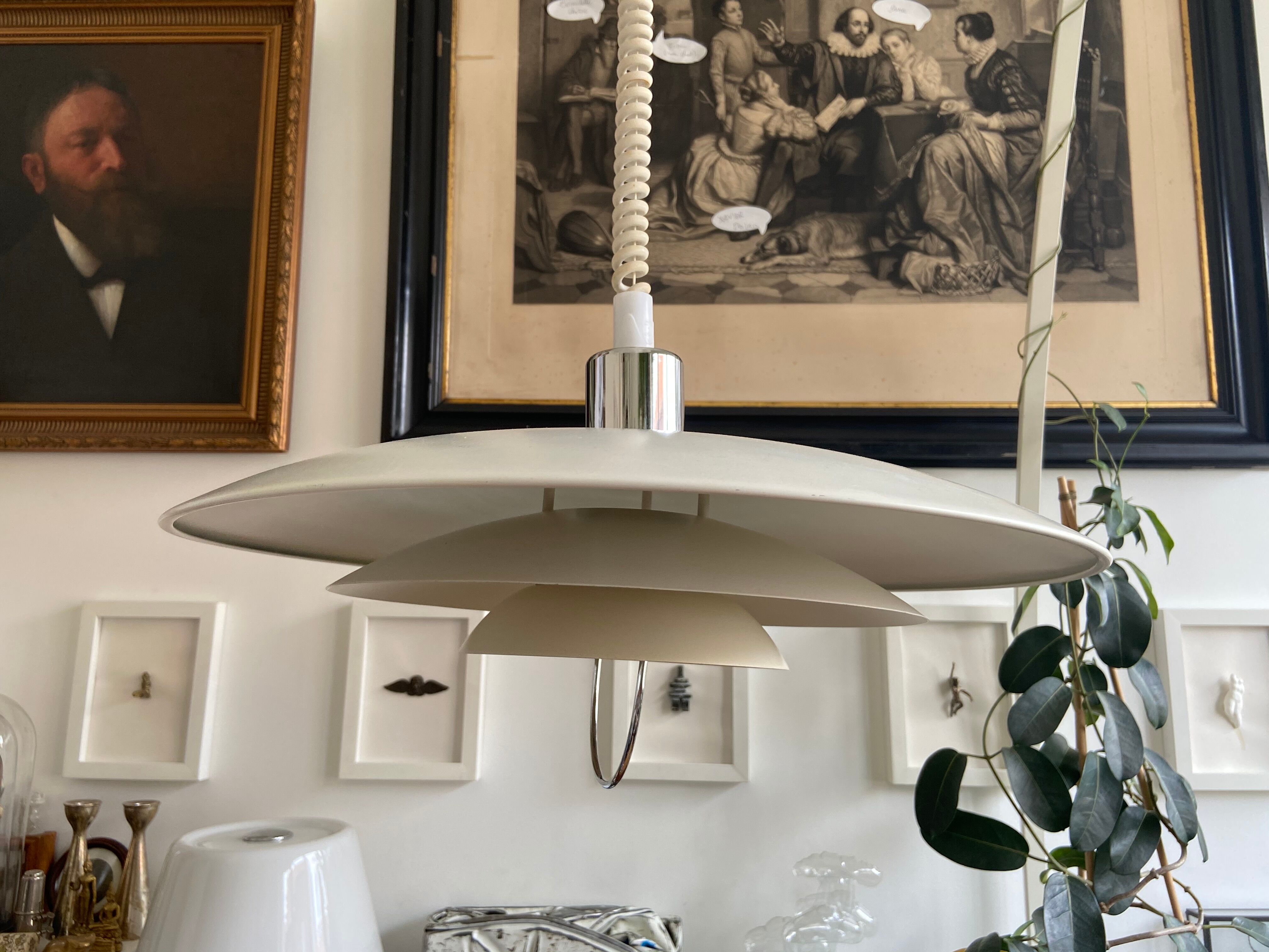 White metal suspension