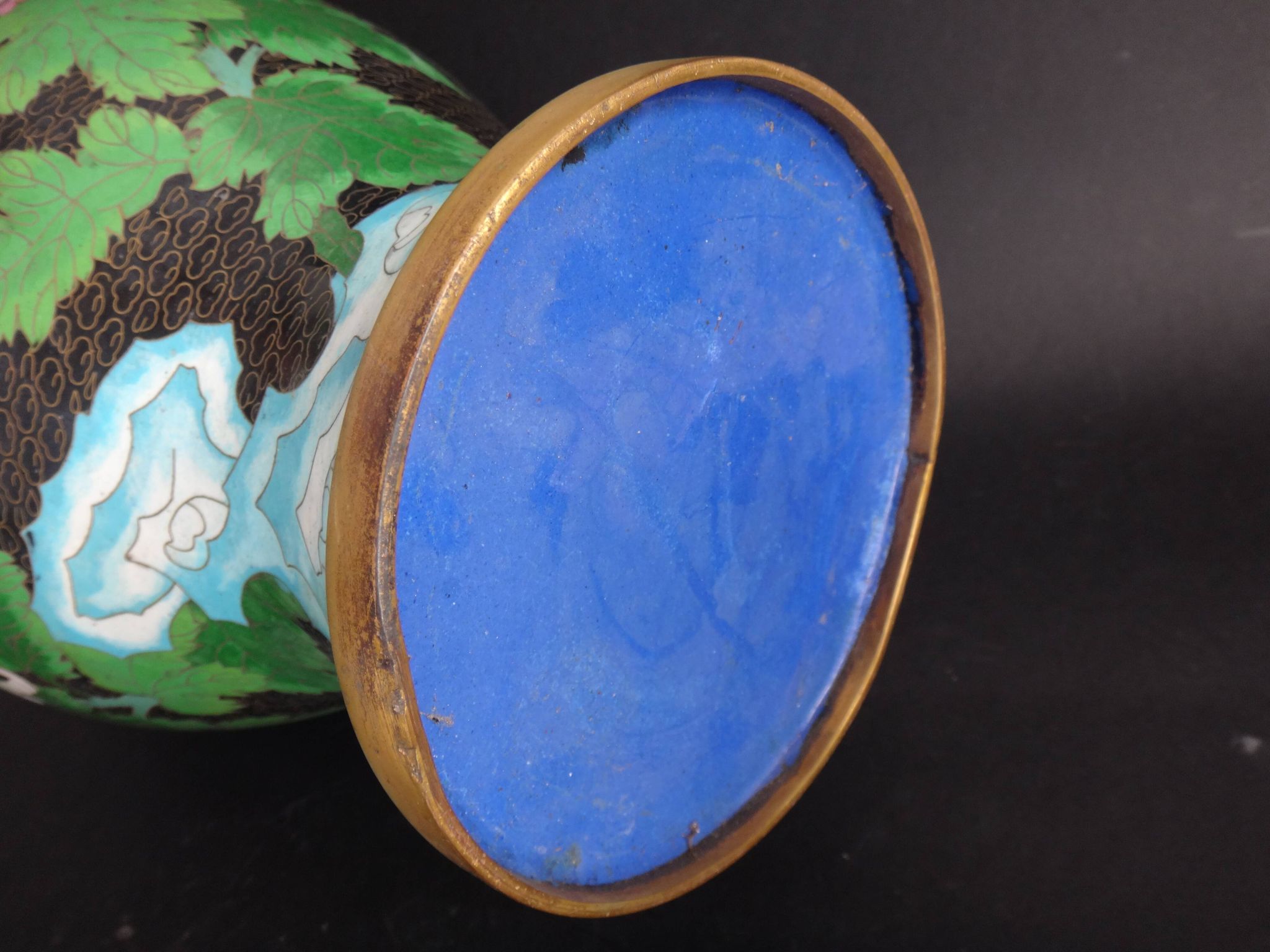 Vase en émaux cloisonné chinois papillons