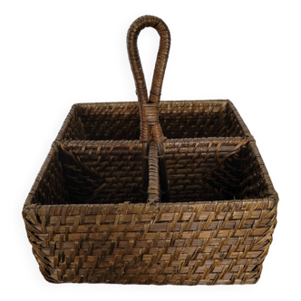 Small wicker basket