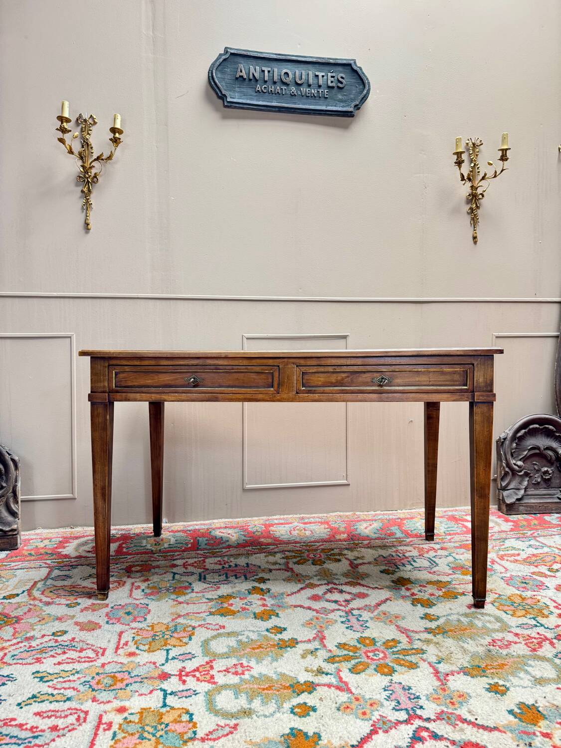 Bureau plat en noyer de style Louis XVI XIX eme siècle