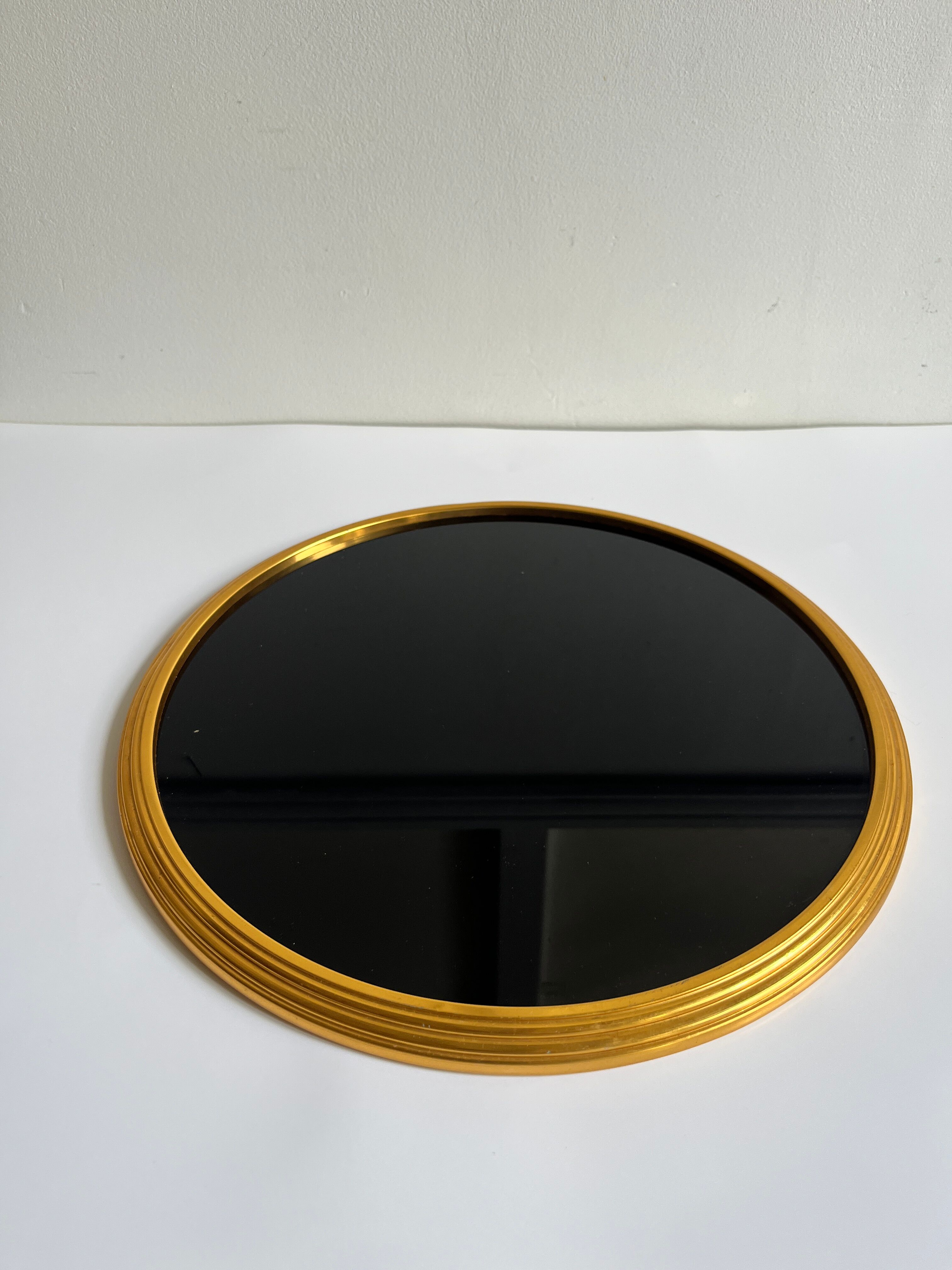 Glass plateau