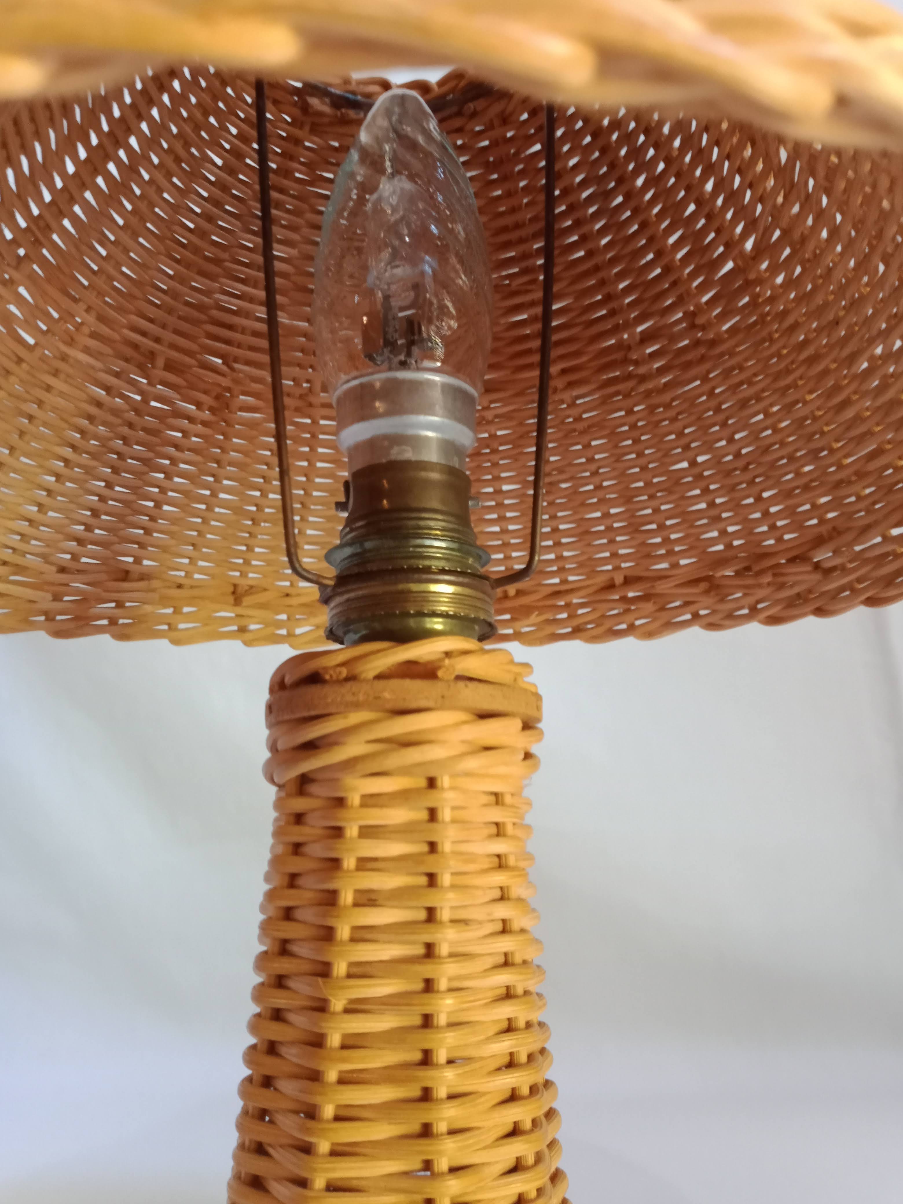 Vintage rattan lamp to install