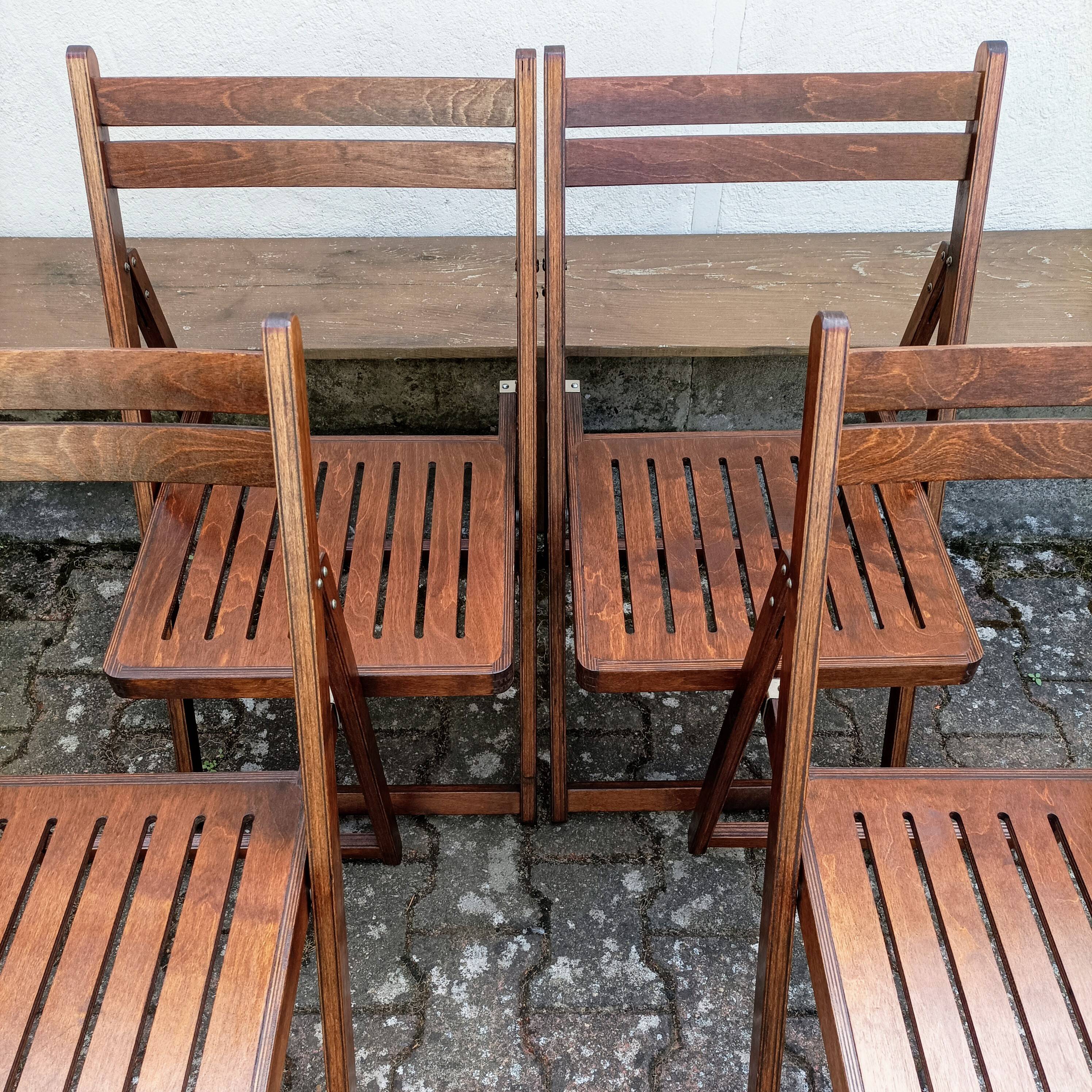 Wooden folding chairs, 70s