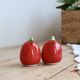 Salière et poivrier vintage en faïence forme tomate rouge