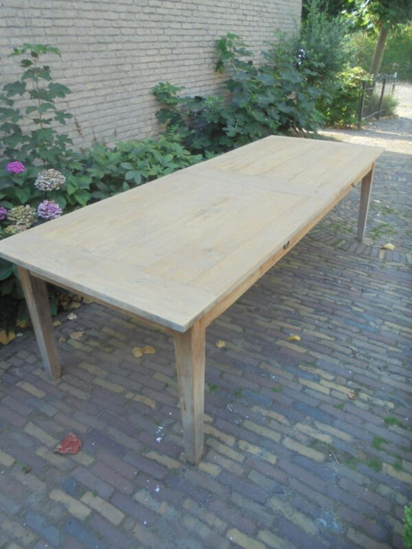 Wooden dining table with 2 drawers