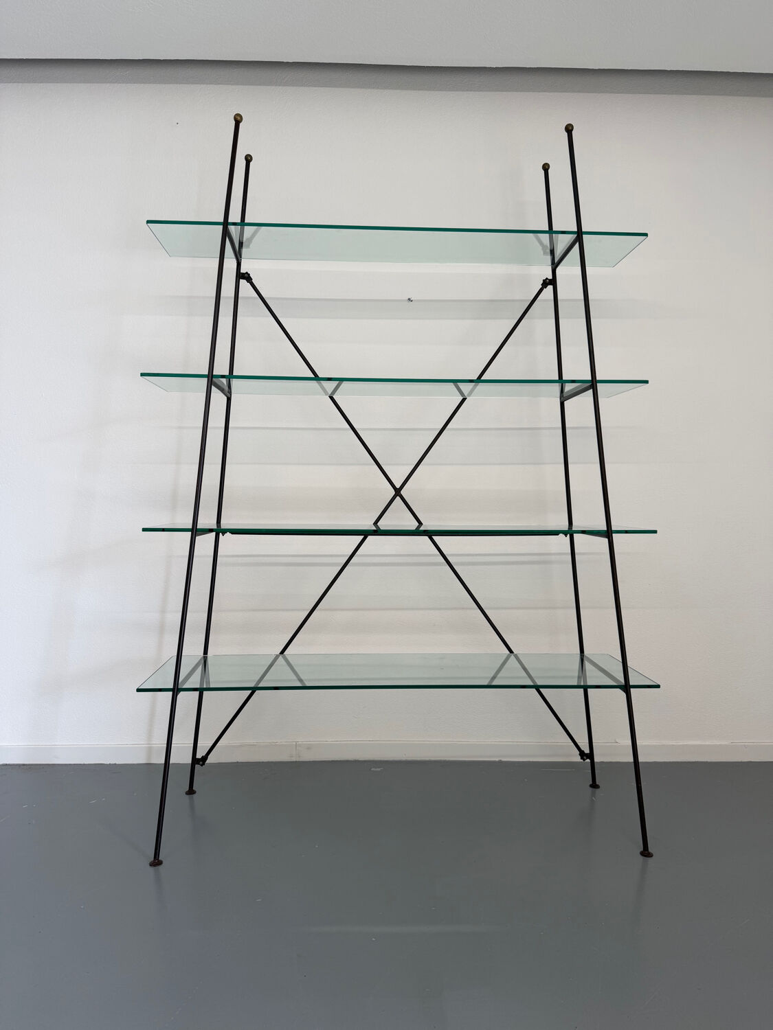 Étagère vintage moderniste en métal et verre design francais année 50