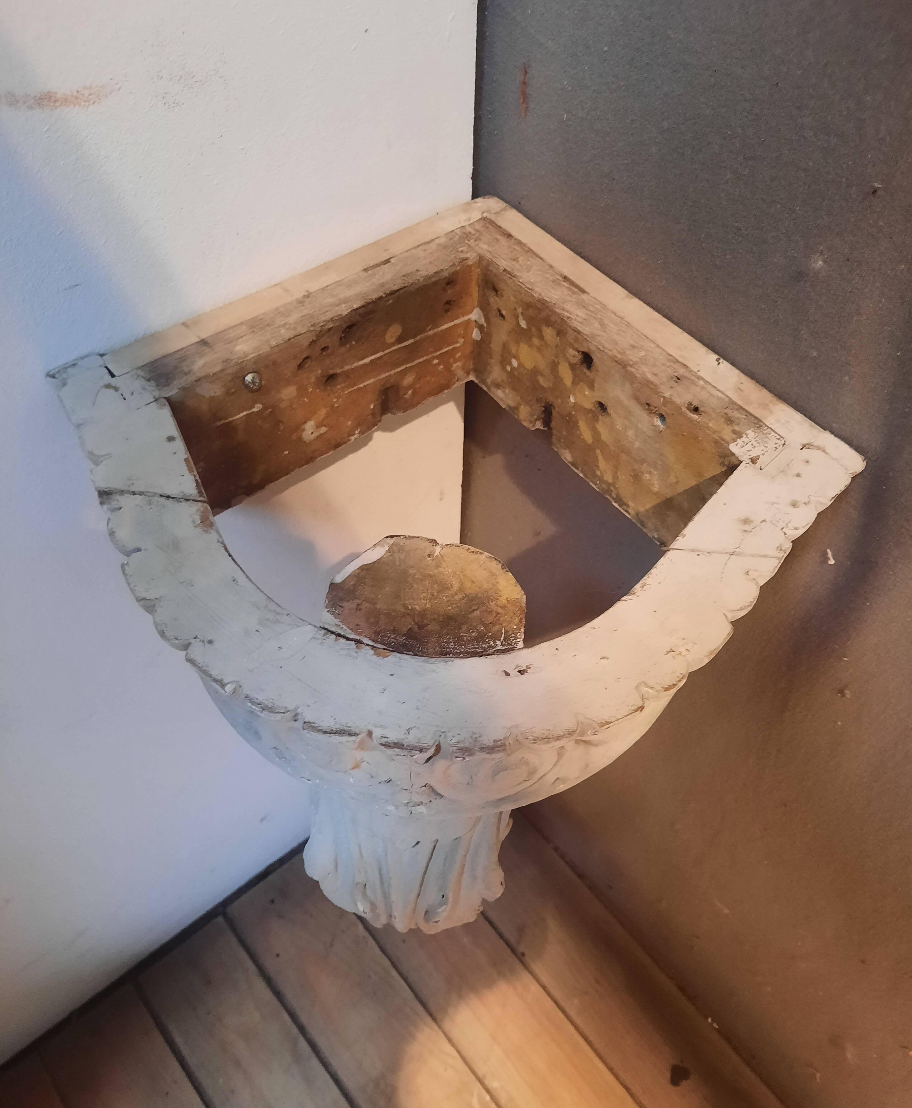 Pair of corner consoles in Louis XV style