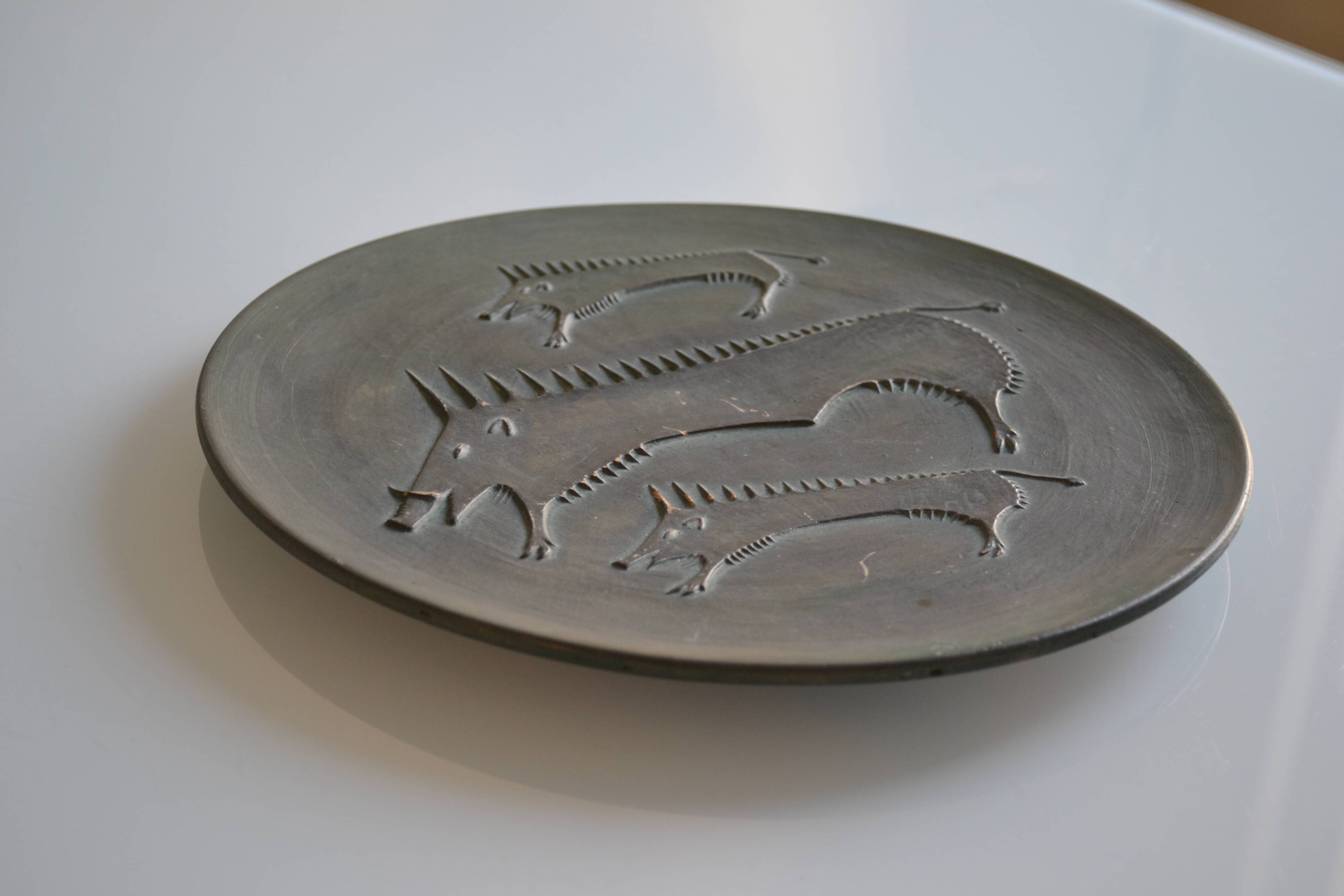 Ceramic wall plate attributed to Wim Mühlendyk