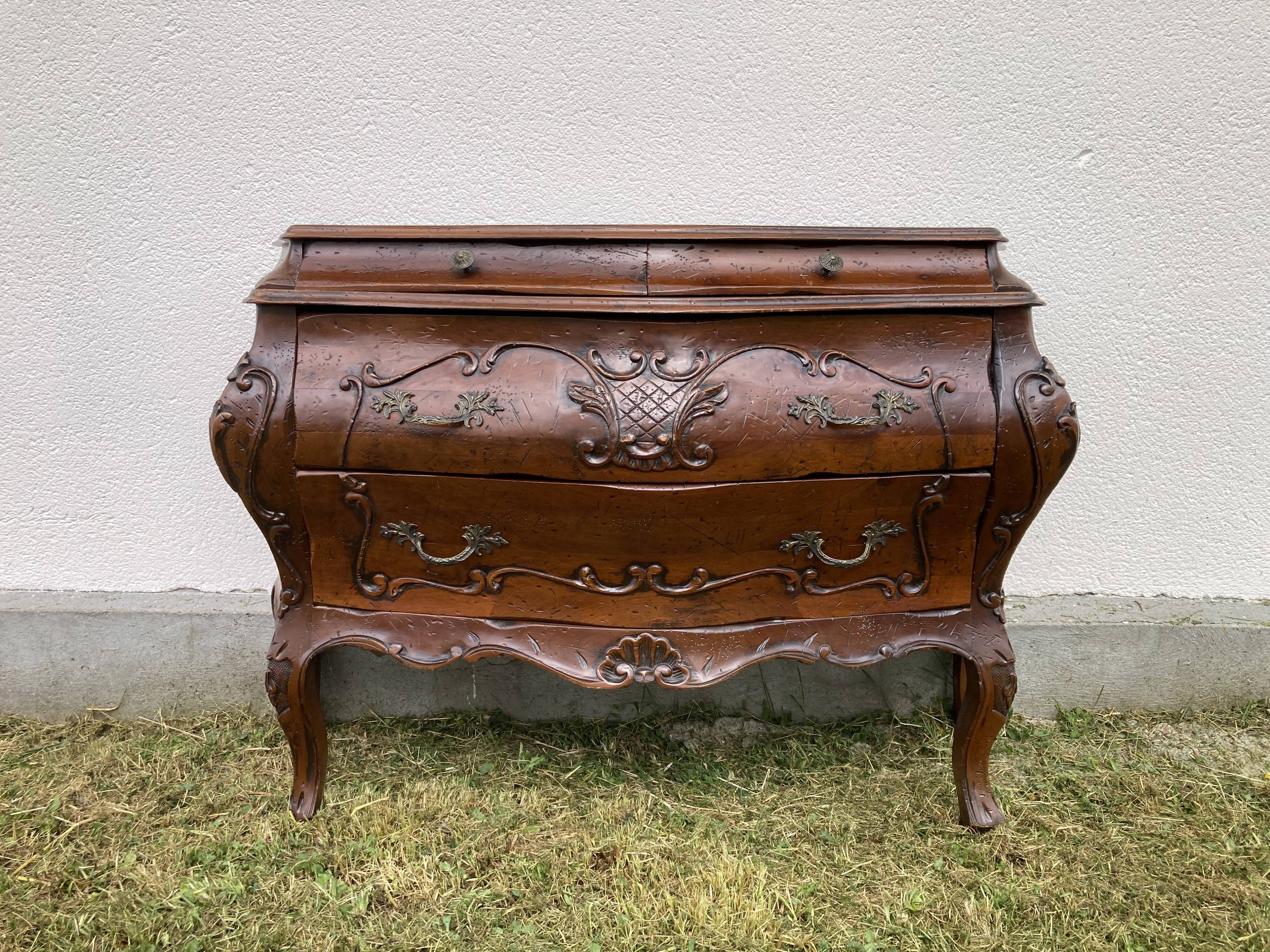 Louis XV style chest of drawers with four drawers