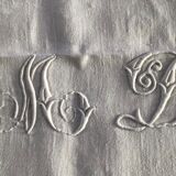 Square table MD 135x135 damassed