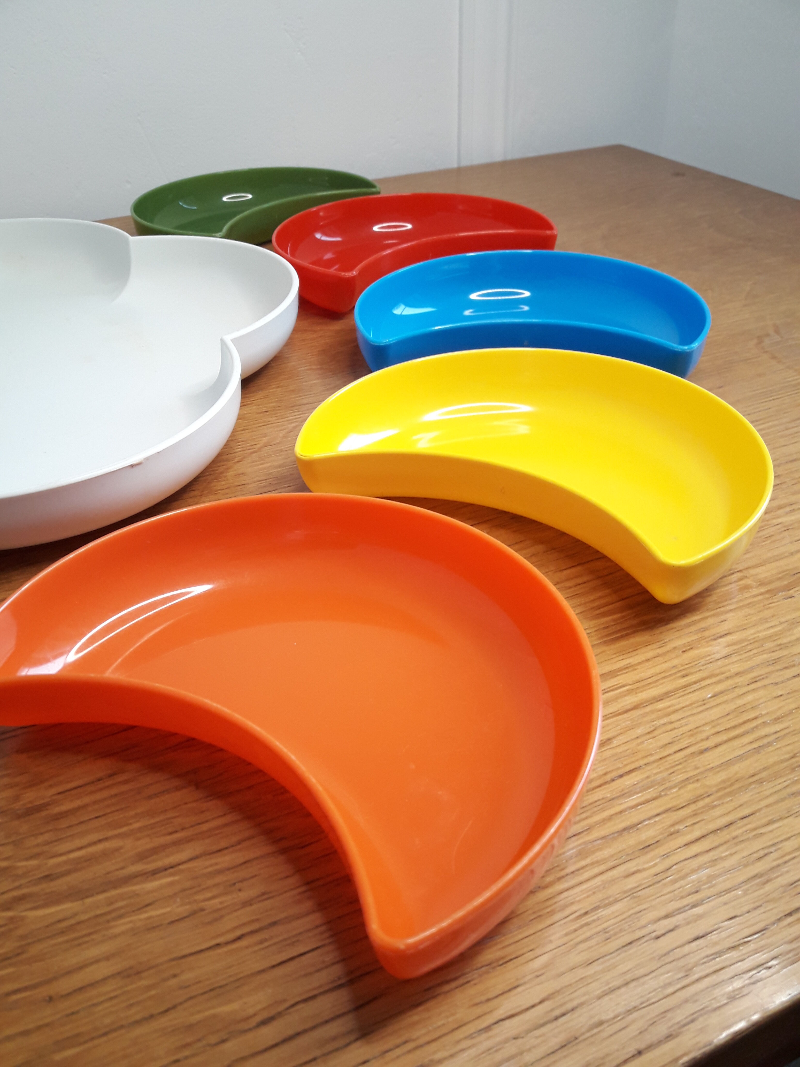 Servant aperitif, 1970