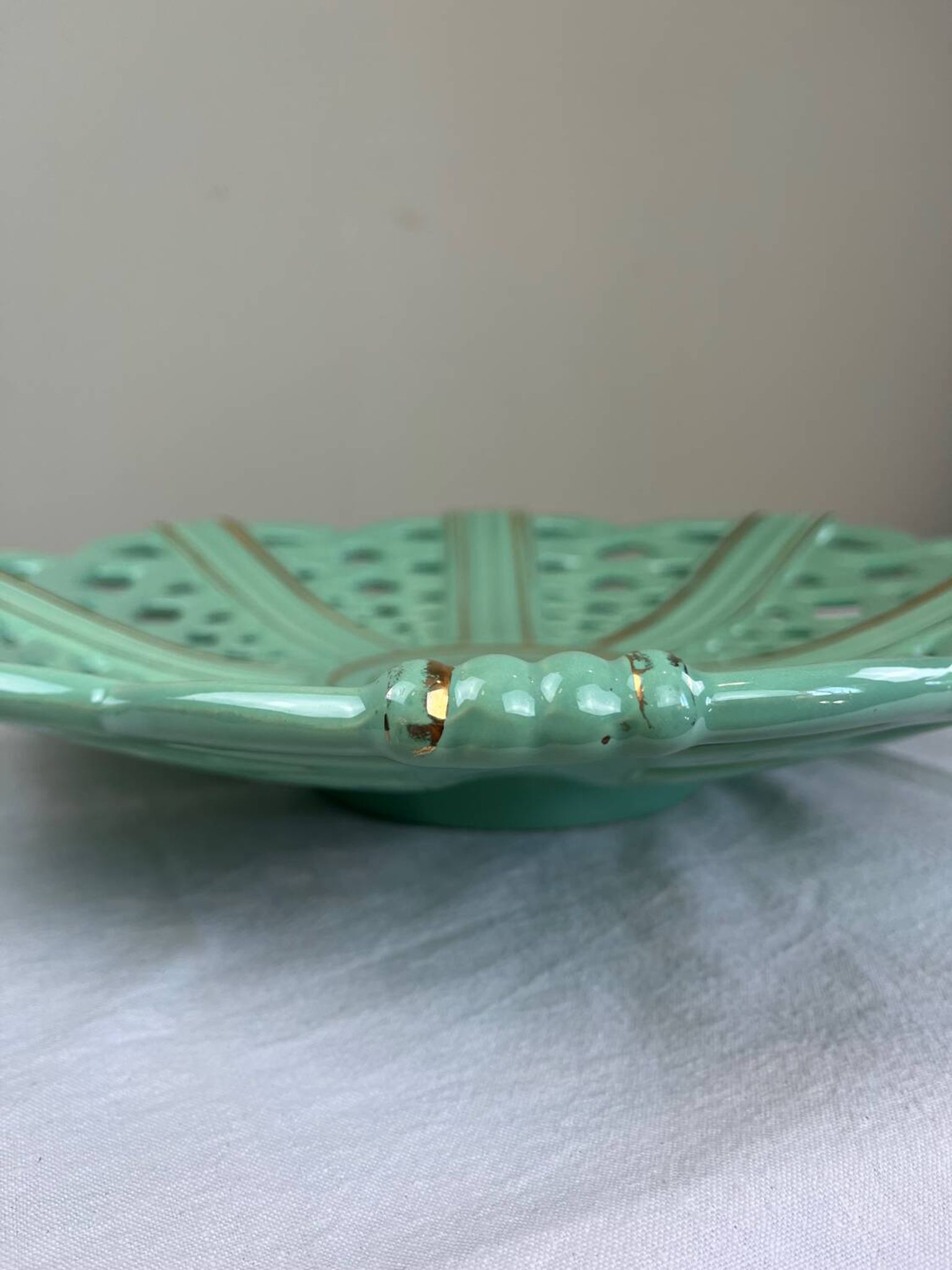coupe en céramique ajourée mid century