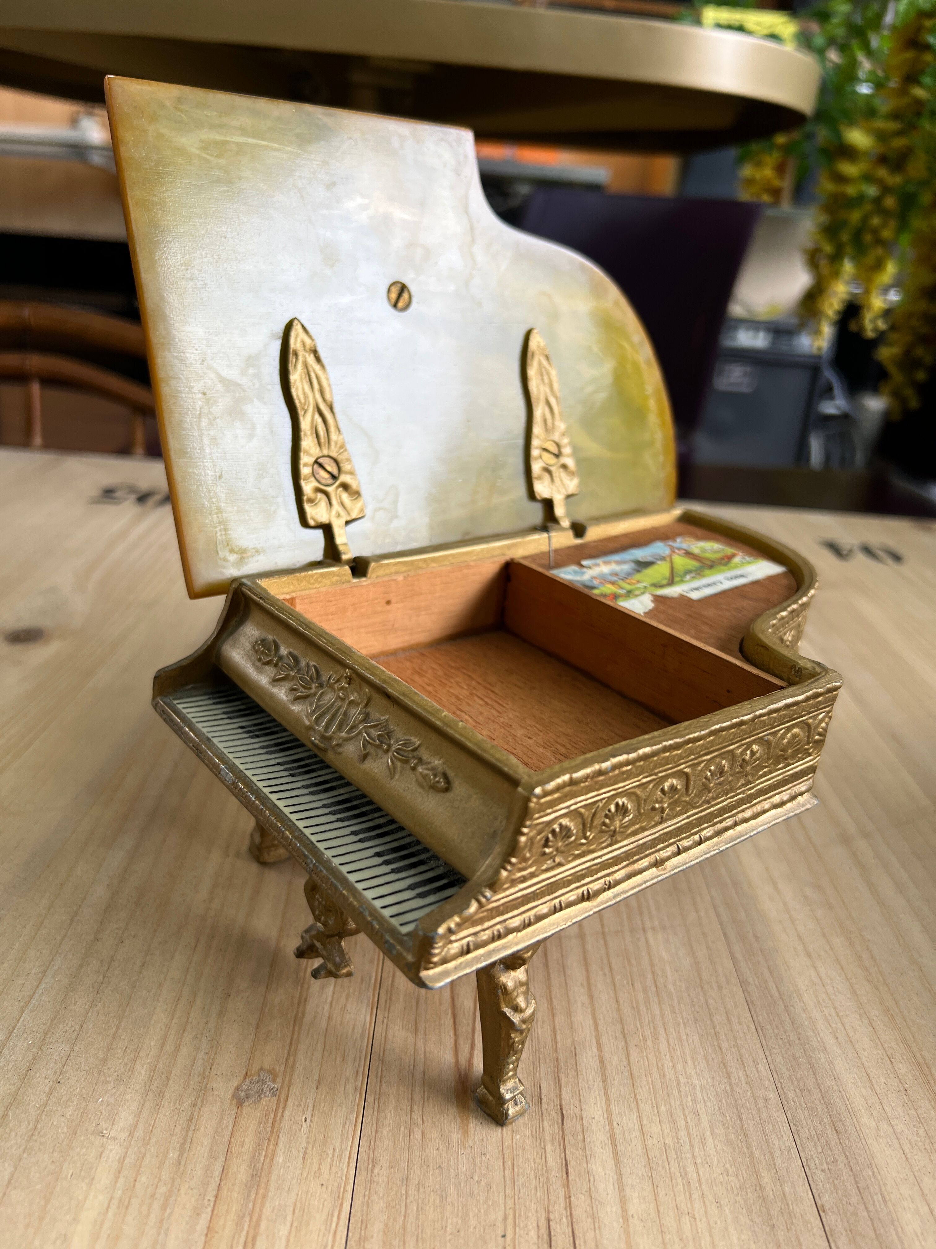 Piano music box vintage des années 50