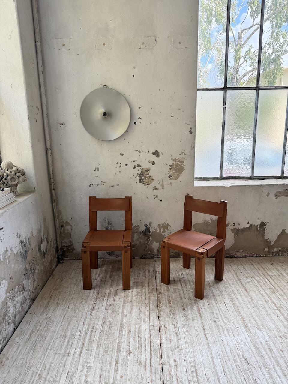 Paire de chaises Pierre Chapo S11