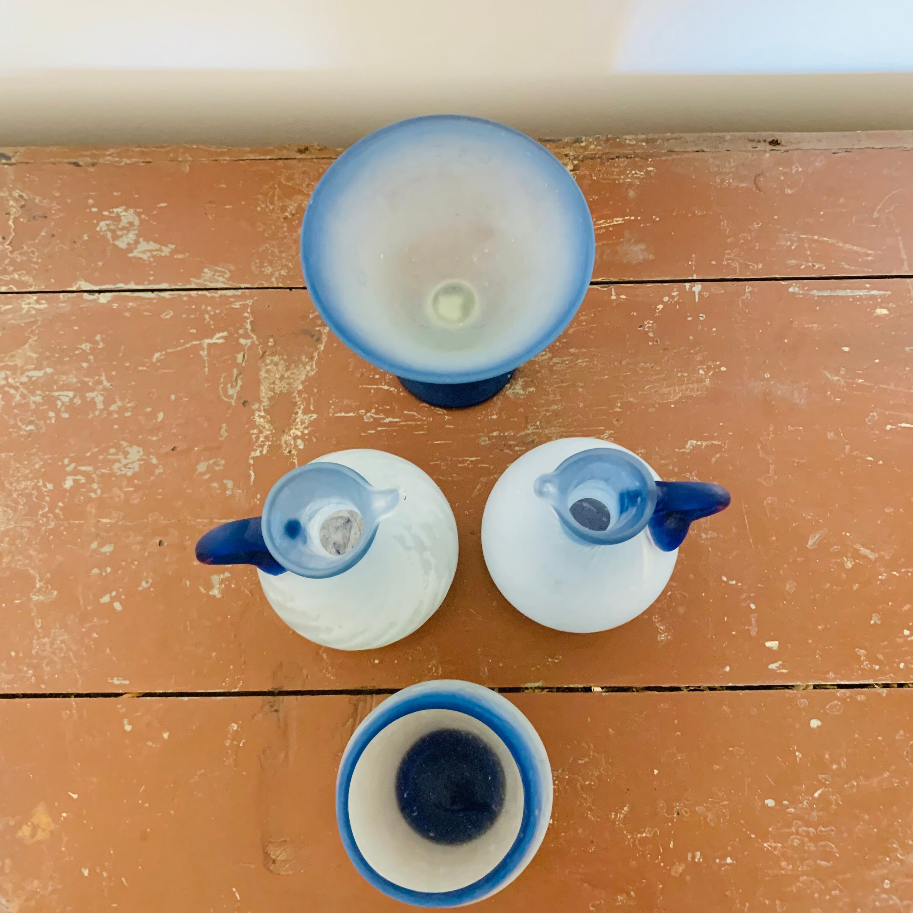 Set of 4 blue glass paste dinnerware