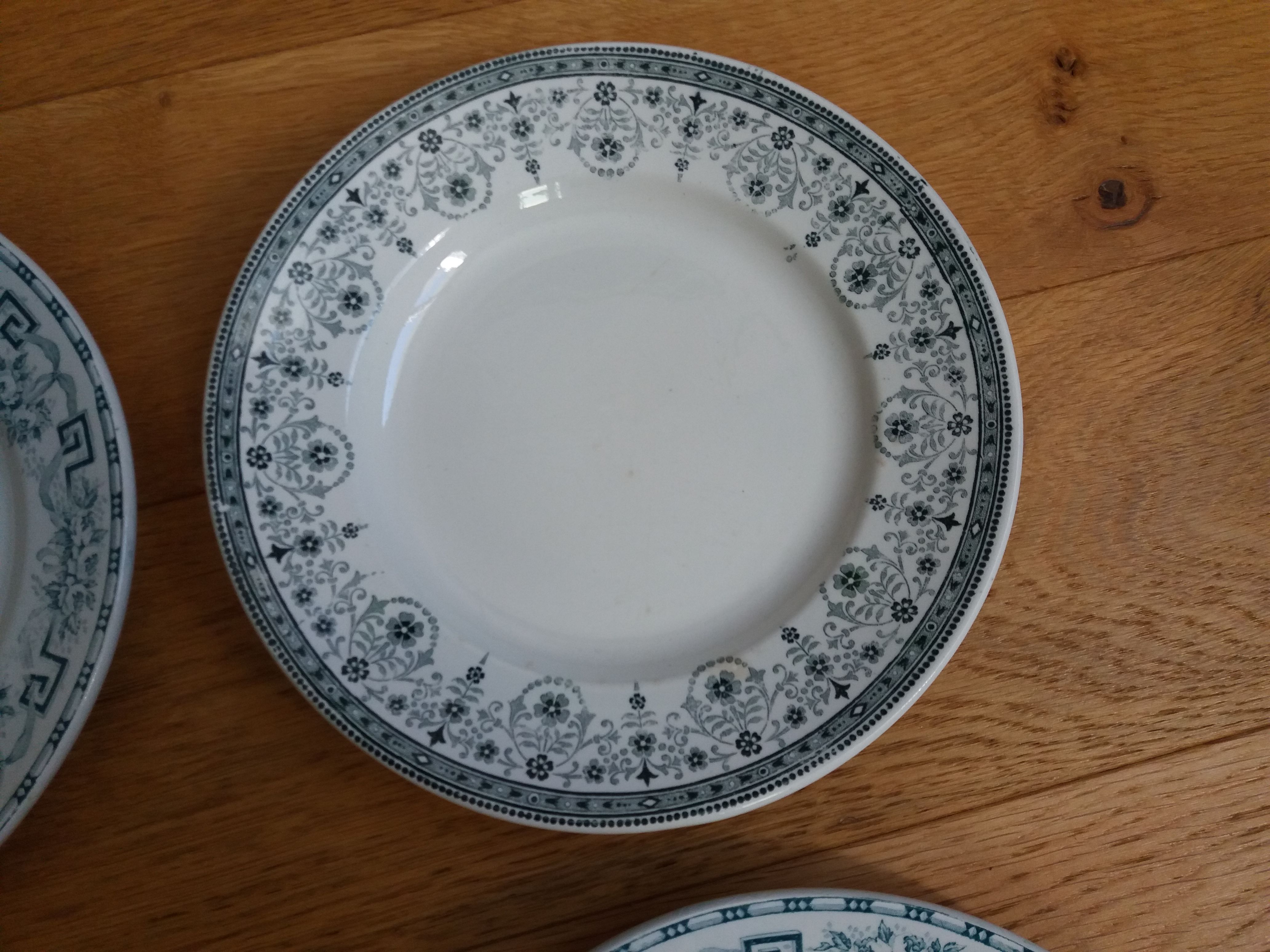 4 mismatched flat plates Terre de fer Moulin des Loups and Hamage