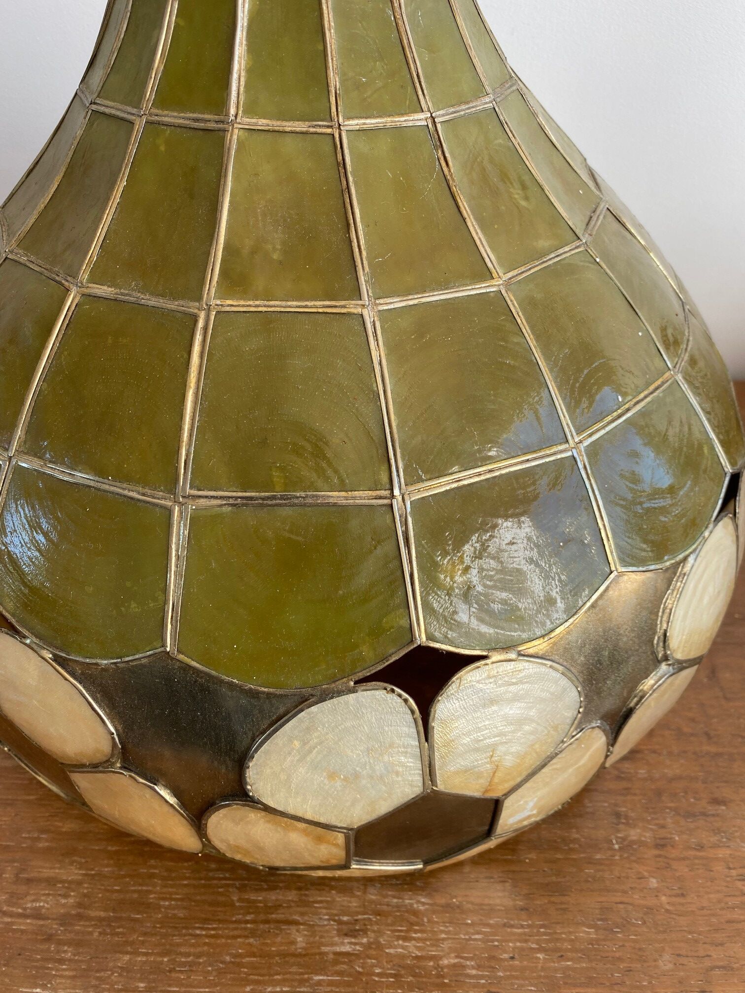 Mother-of-pearl ceiling lamp