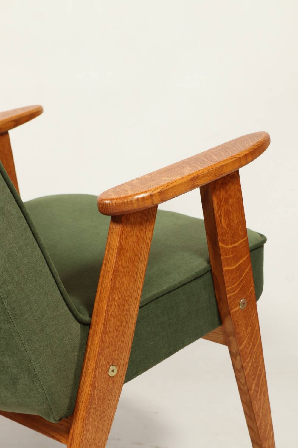 Fauteuil vintage moderne chêne clair vert royal 1962 design par Chierowski