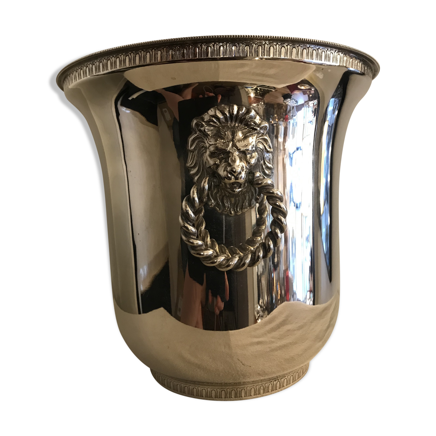 Ancient champagne bucket in silver metal with lion heads