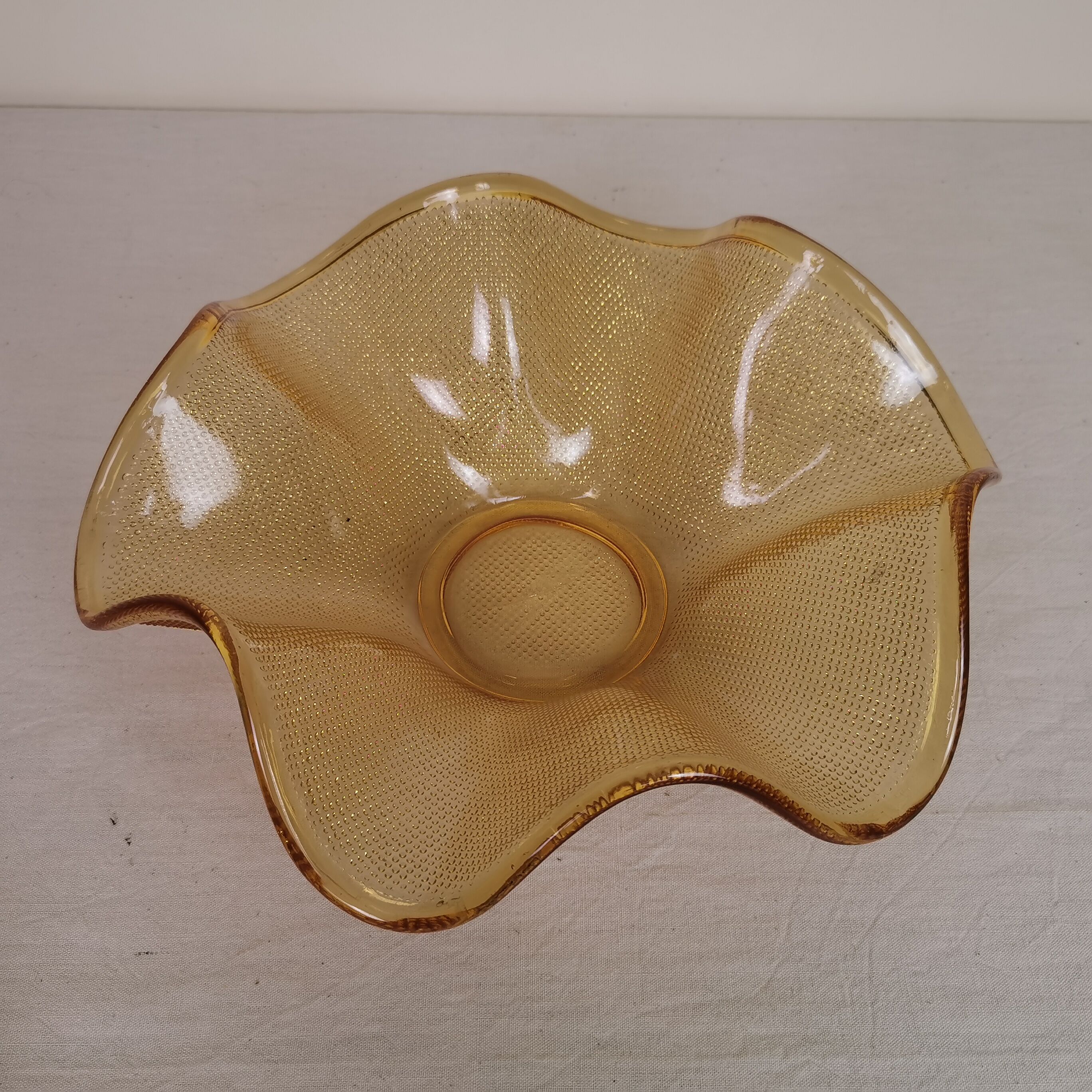 Serving bowl and 8 cups