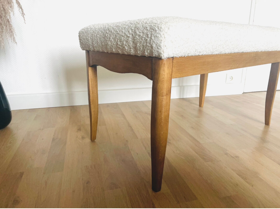 Oak bench, white fabric