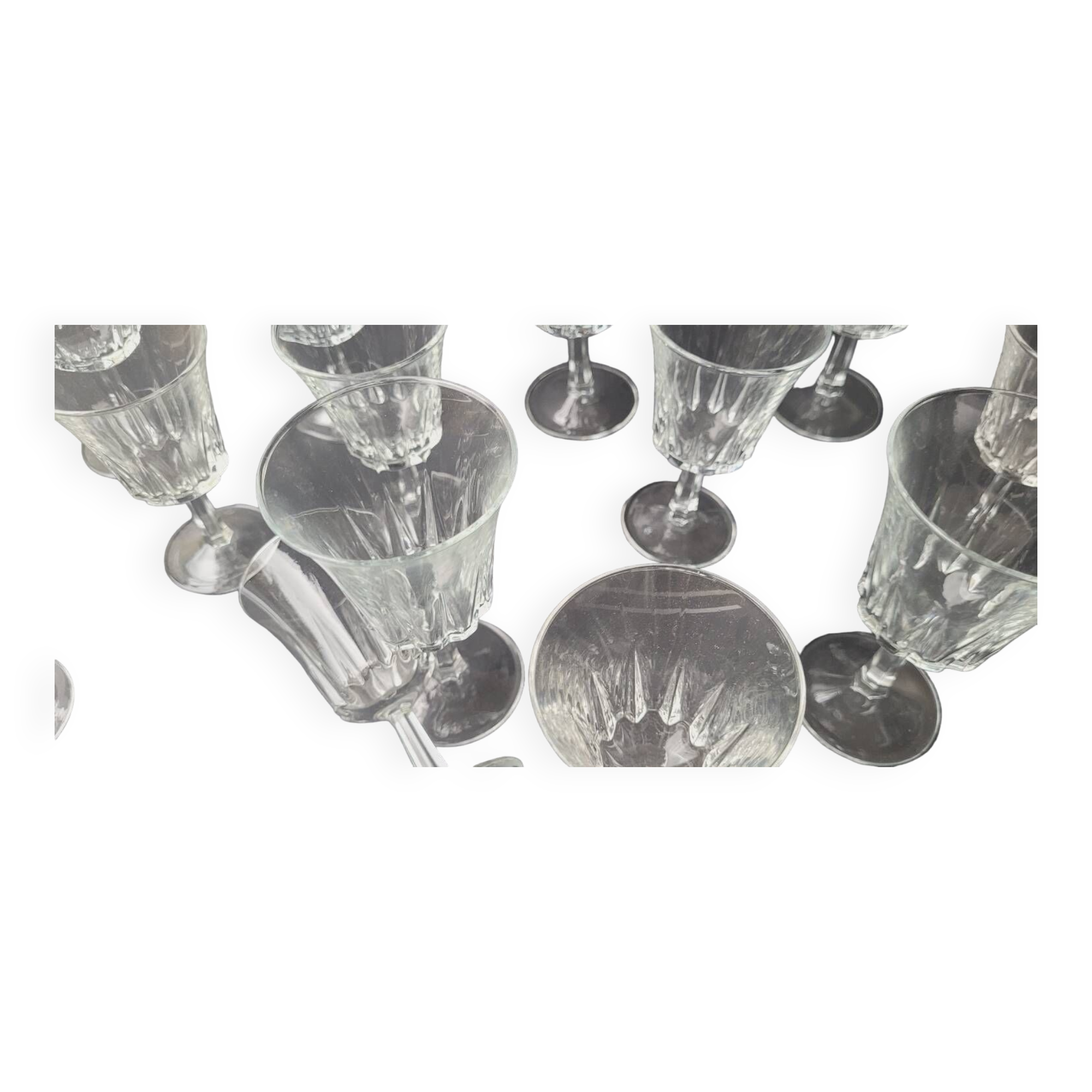16 verres à pied 70's
