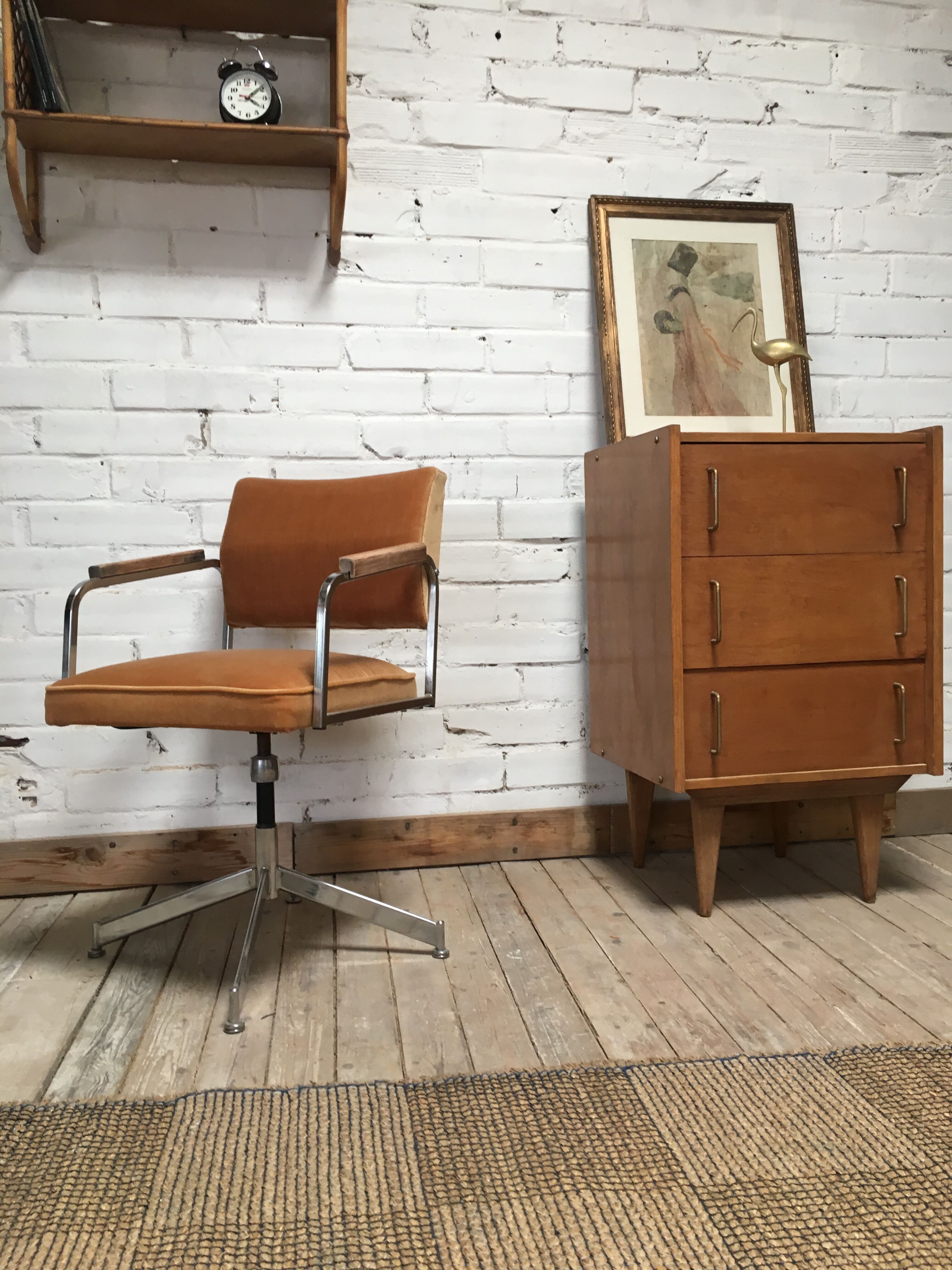 Chaise de bureau pivotante restaurée velours ocre