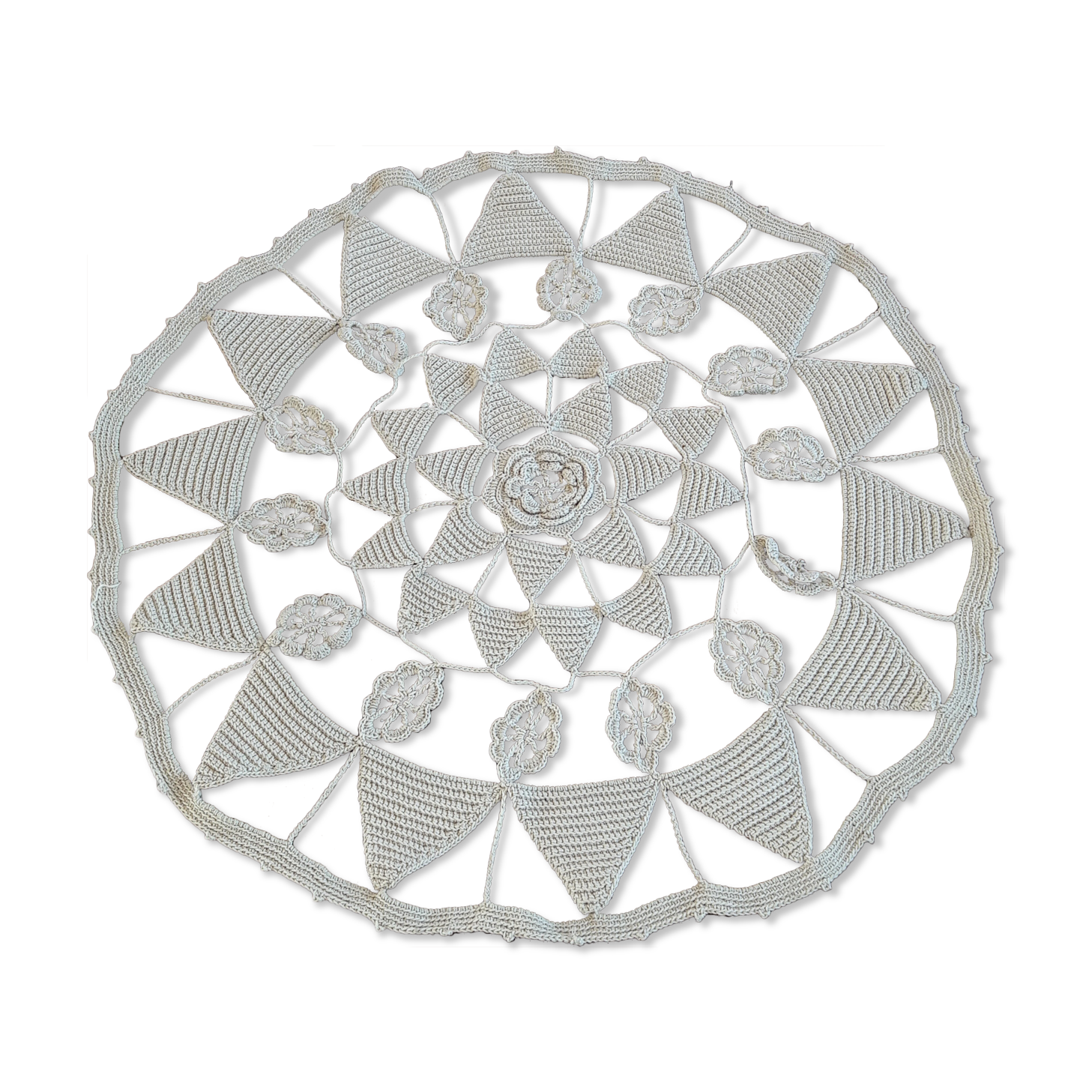 Napperon ancien dentelle crochet d’art fait main formes géométriques