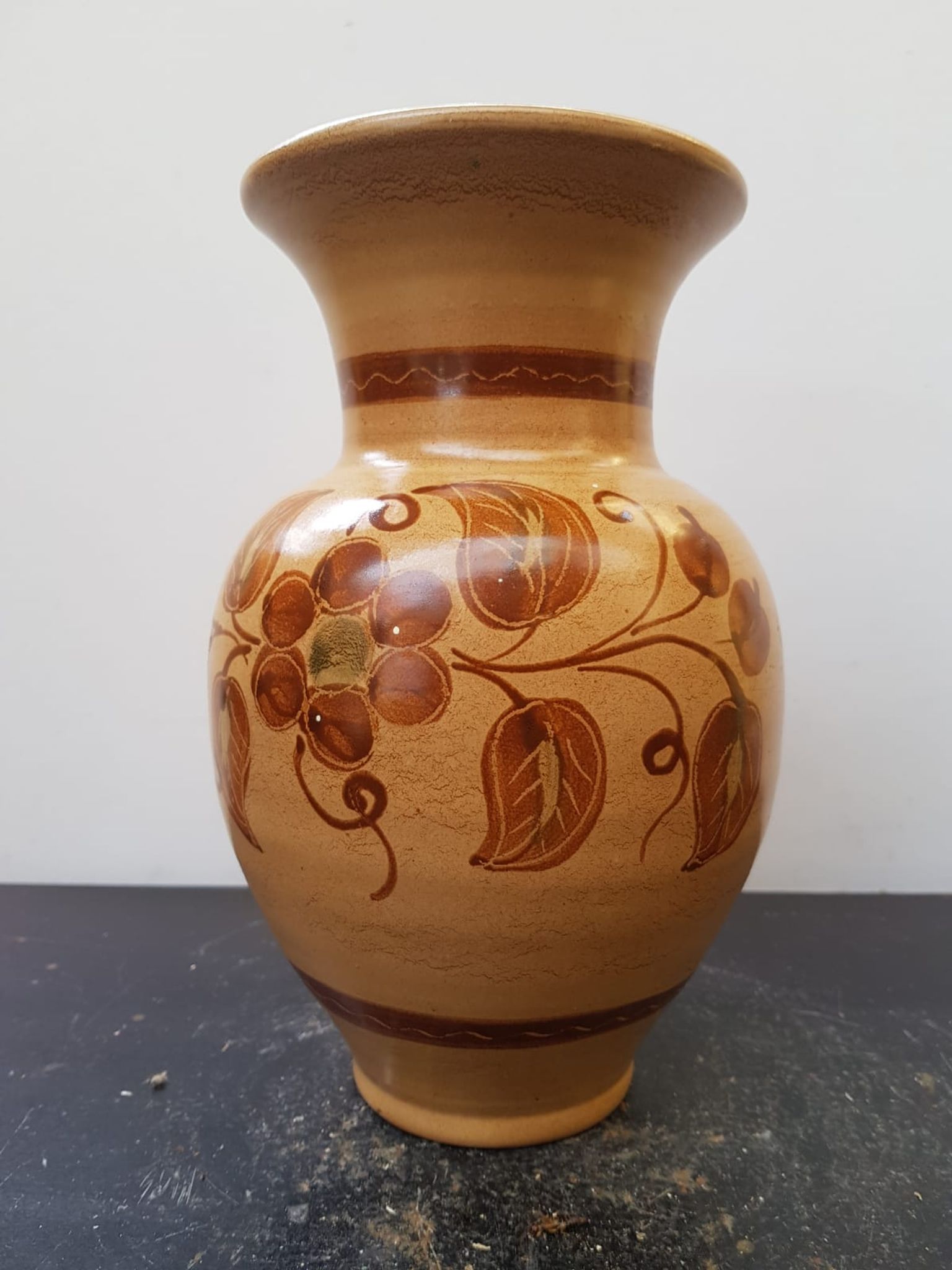 Vase céramique beige décor fleurs marron vintage