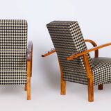 Paire de fauteuils inclinables Art Déco restaurées en noyer, nouveau rembourrage, Tchéquie, années 1930