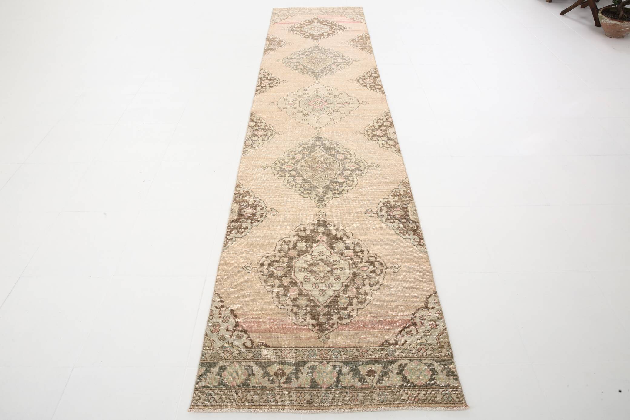 3x13 Classic & Oriental Wool Persian Runner Rug, 90x395Cm