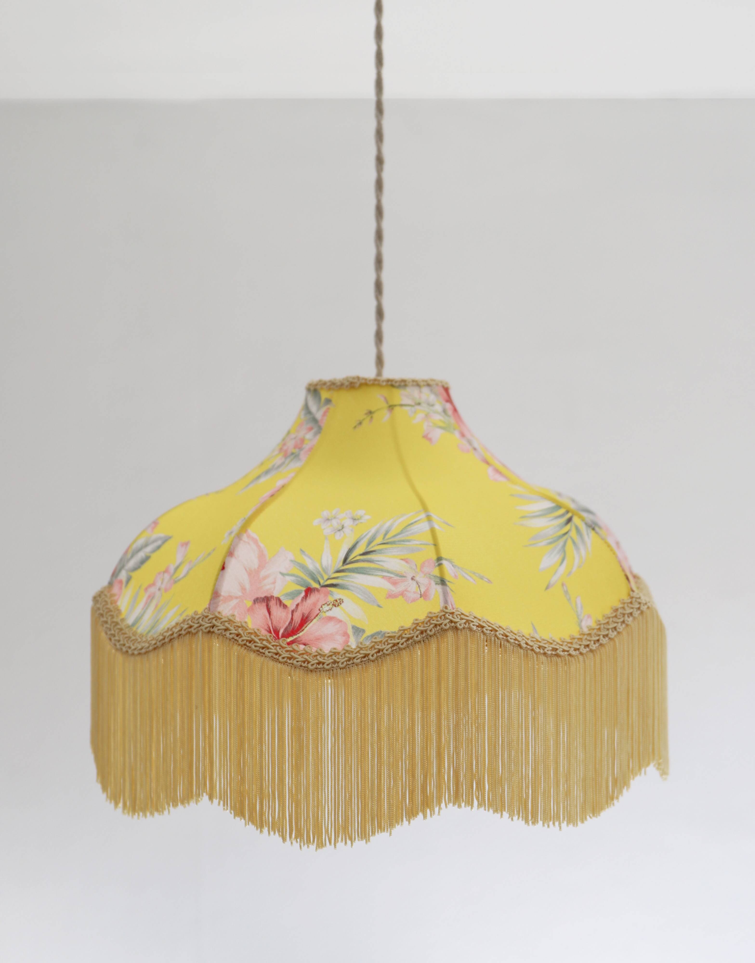 Suspension vintage florale imprimée avec franges