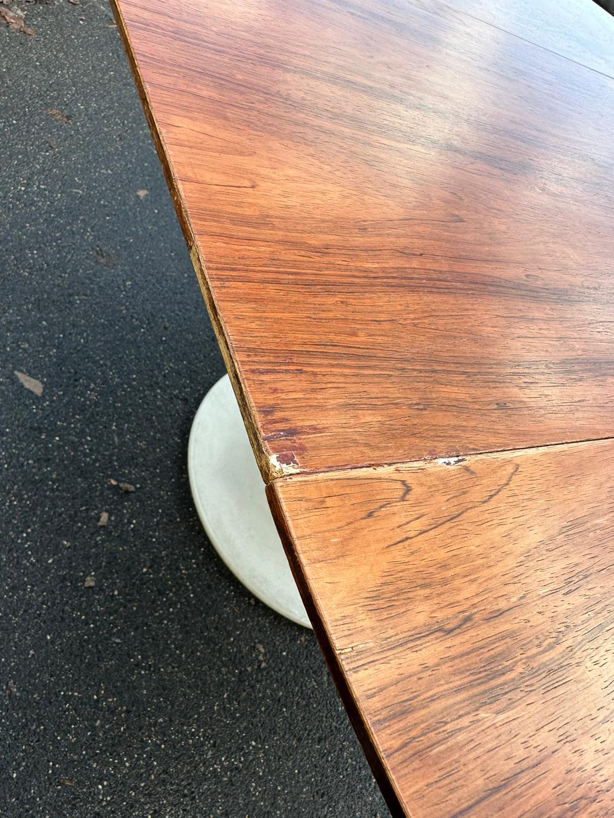 Dining room table