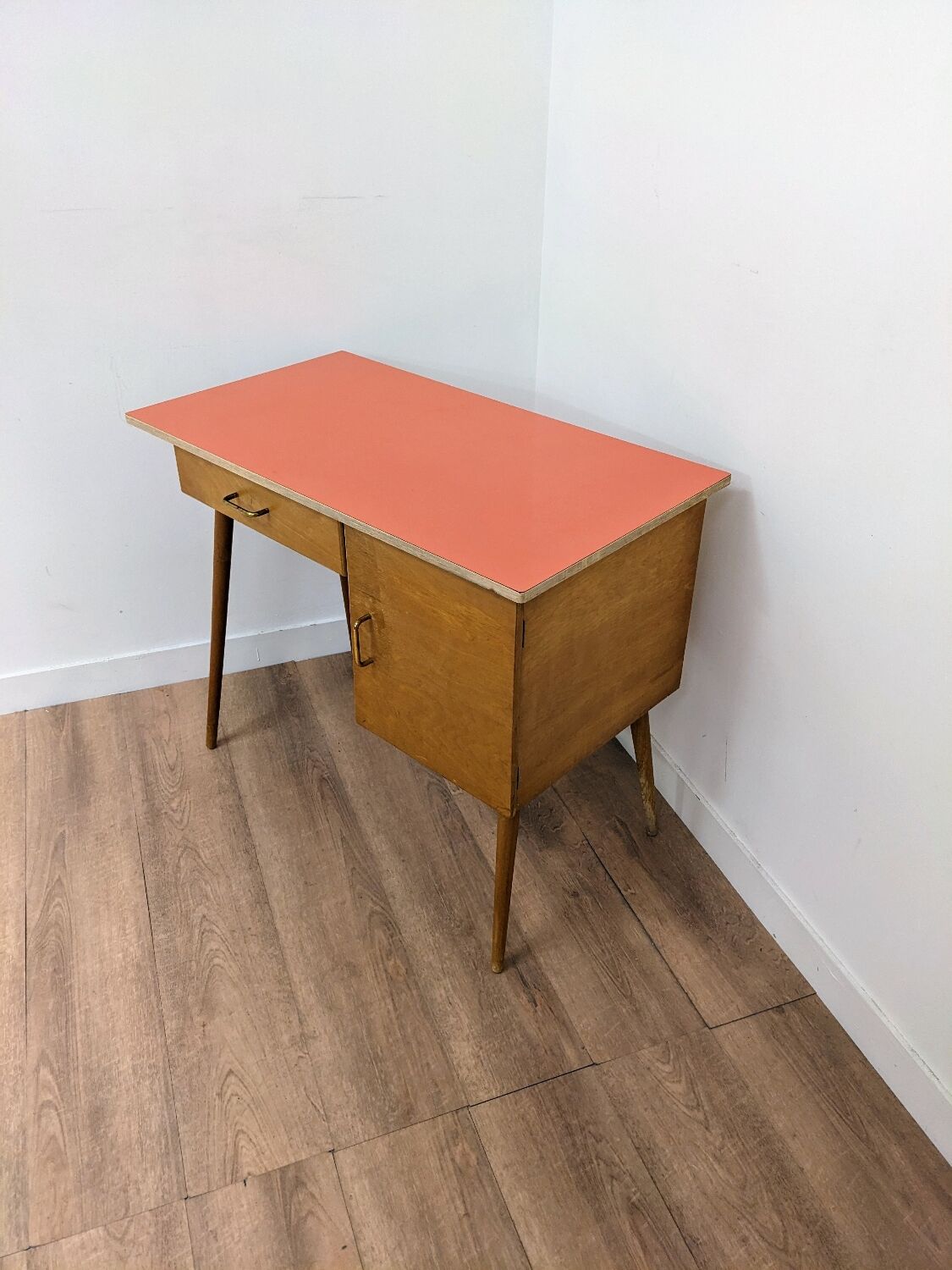 Bureau vintage scandinave en bois et formica