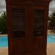 Chic old bookcase pegged in walnut with two glass doors and 5 shelves – Very good condition