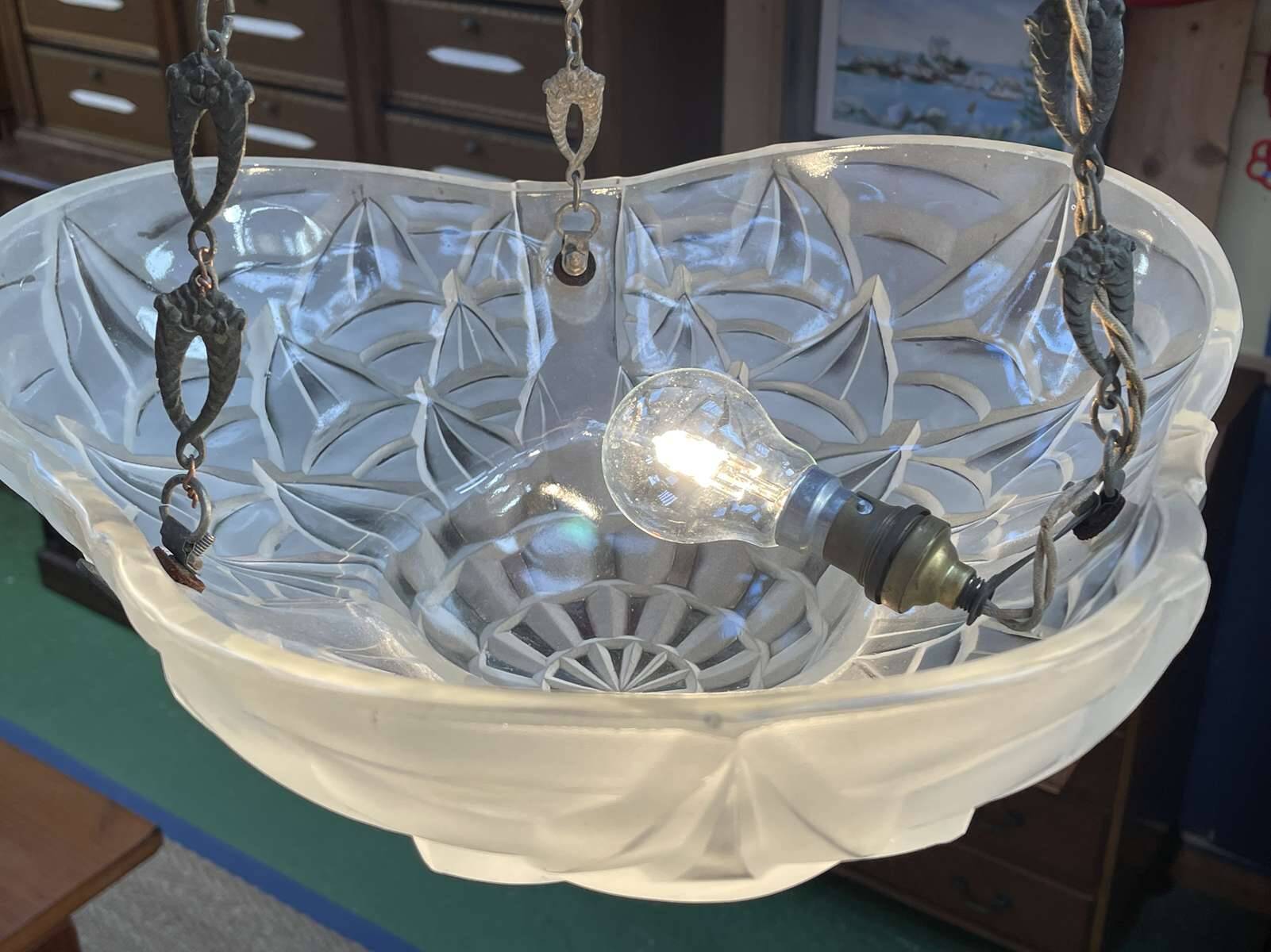 Art Deco suspension in moulded-pressed glass with geometric decoration signed Degué.