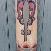 Masque totem en bois sculpté