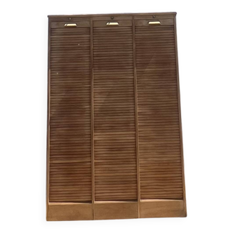Triple filing cabinet with curtain in raw oak
