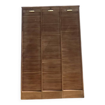 Triple filing cabinet with curtain in raw oak