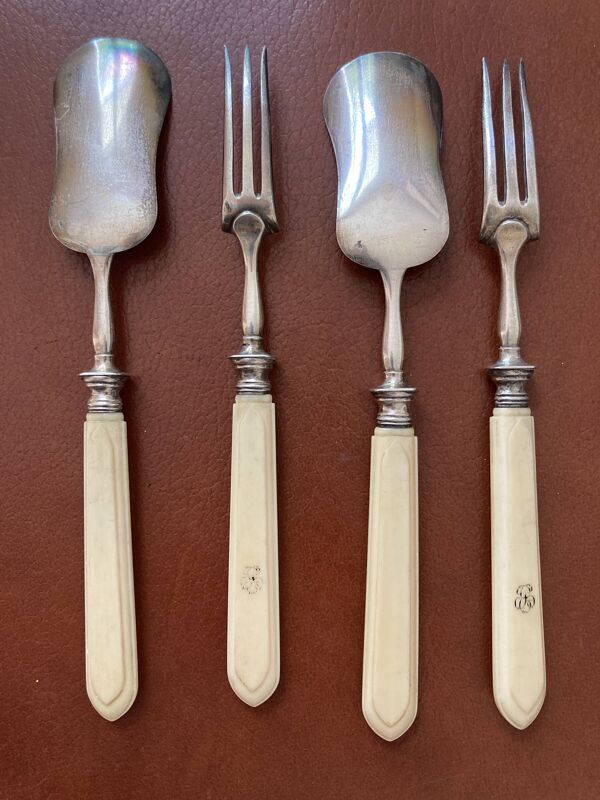 Anciens Couverts à entremets - Cuillère et fourchette à dessert - en argent